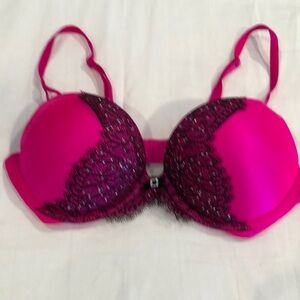 Victoria’s Secret Miraculous Plunge 36B.